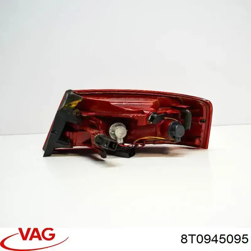 Купити 8T0945095 VAG Ліхтар задній