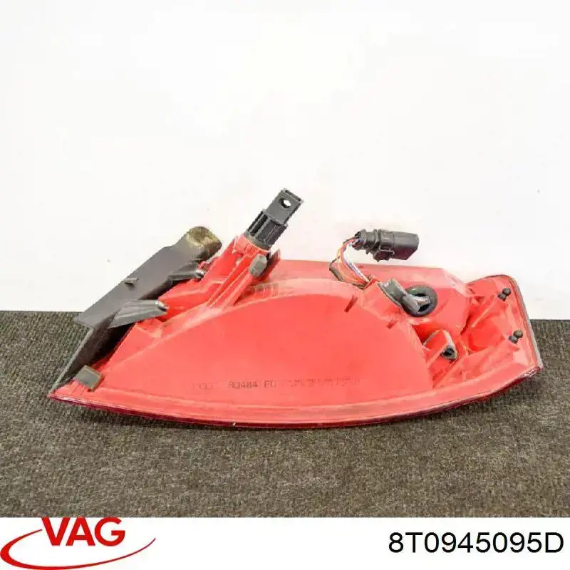 Ліхтар задній лівий, зовнішній 8T0945095D VAG