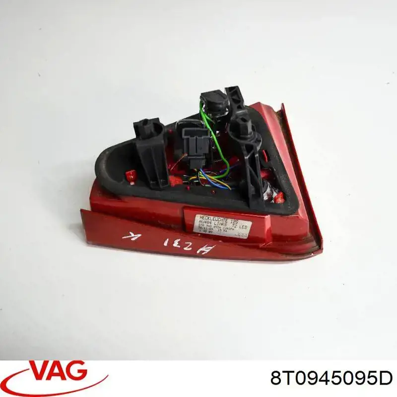 Стоп задній VAG 8T0945095D