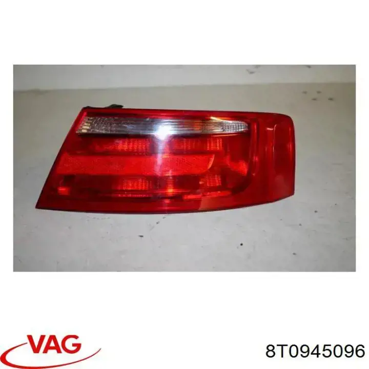 Купити 8T0945096 VAG Ліхтар задній правий, зовнішній