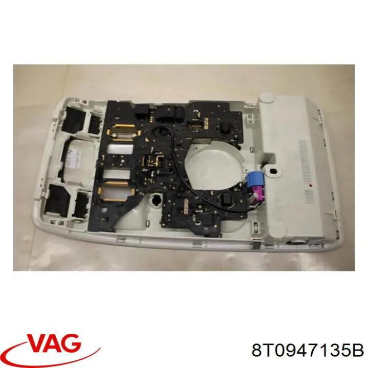 Купити 8T0947135B VAG Плафон освітлення кабіни