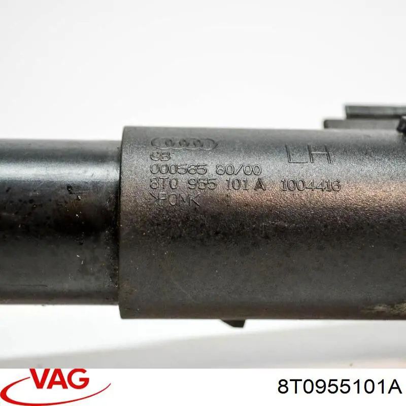 Форсунка омивача фари передньої, лівою 8T0955101A VAG