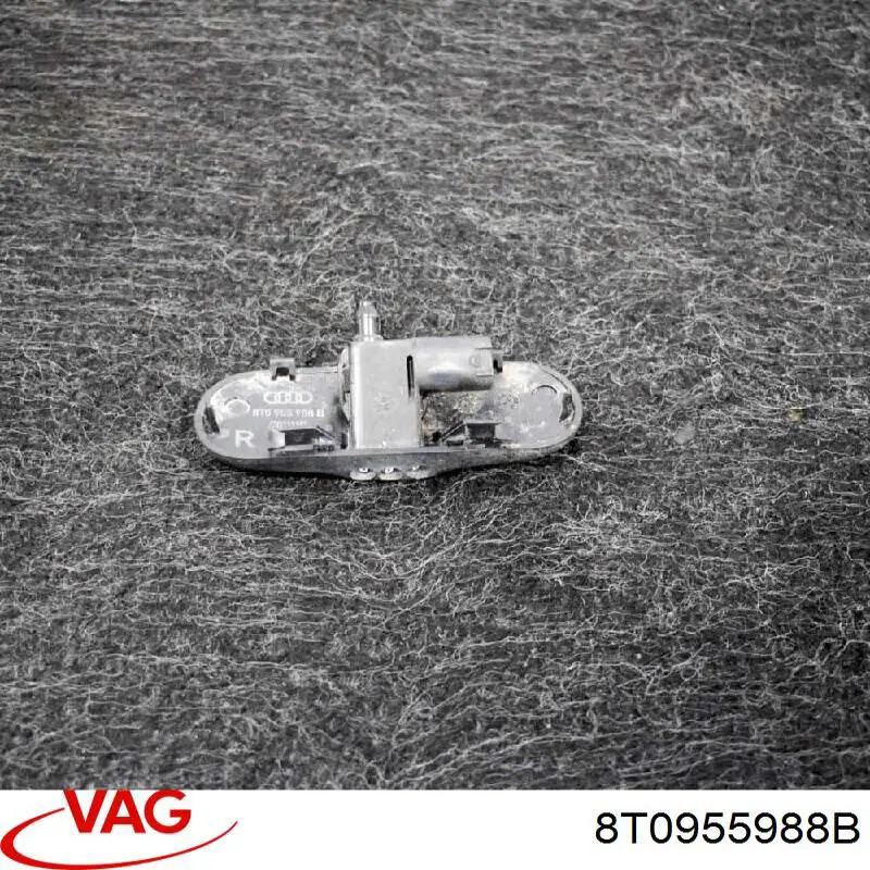 8T0955988B VAG Форсунка омивача скла лобового, права