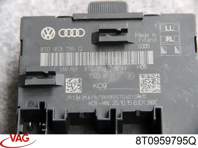 Блок комфорту задніх дверей 8T0959795Q VAG