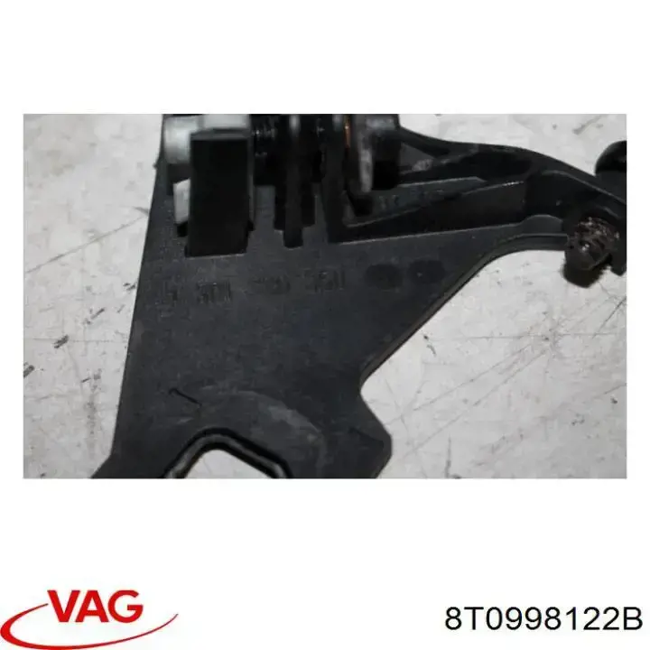 Кронштейн-адаптер кріплення фари передньої, правої 8T0998122B VAG