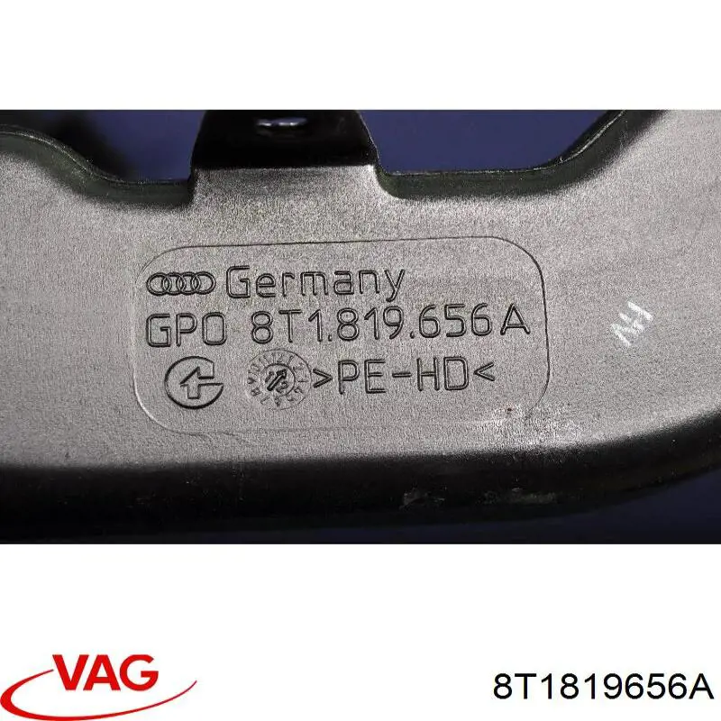 Купити 8T1819656A VAG Повітропровід, розподільник повітря під "торпедо", правий