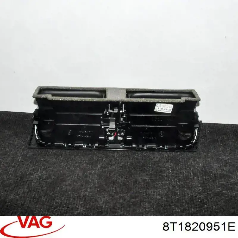 Решітка повітроводу VAG 8T1820951E
