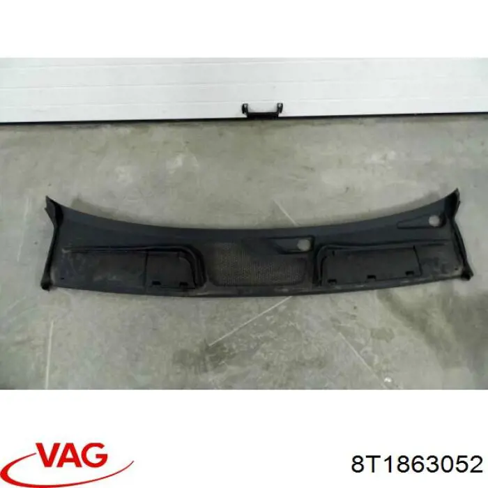 Купити 8T1863052 VAG Решітка двірників, ліва