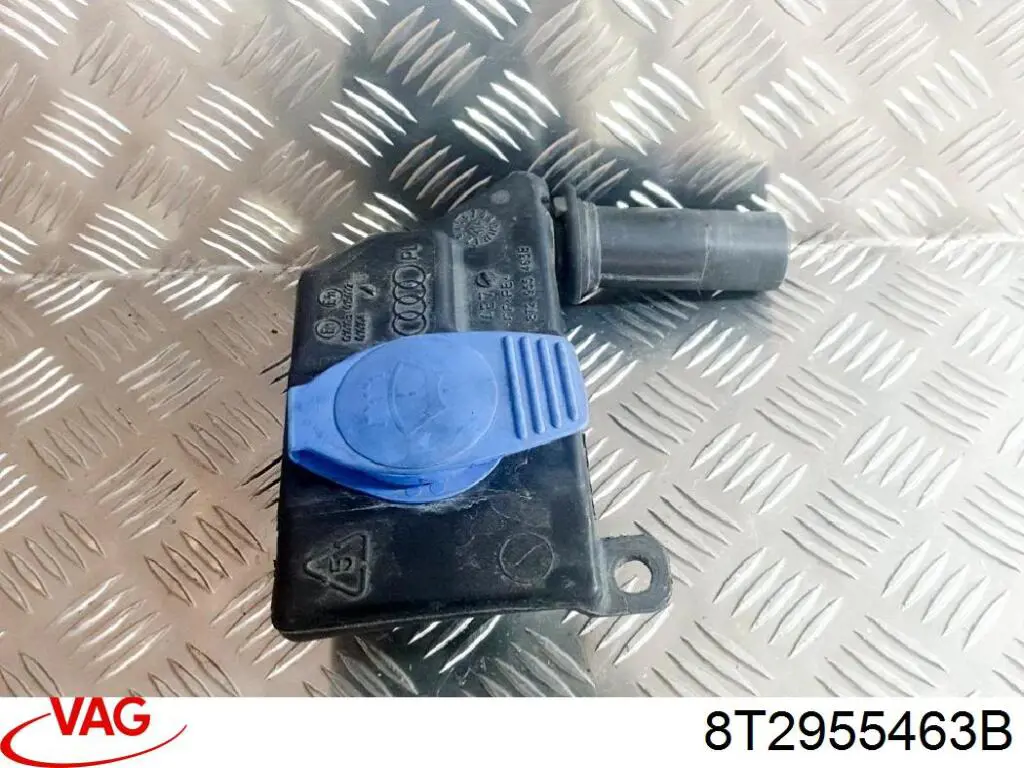 Горловина бачка омивача 8T2955463B VAG