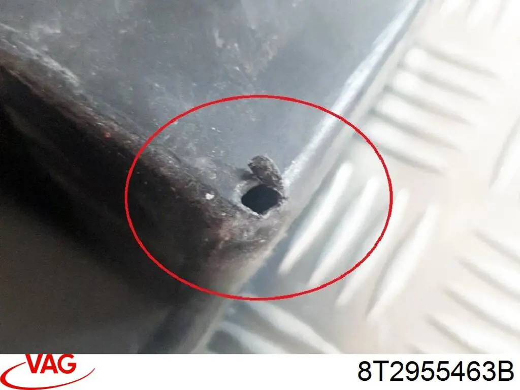Горловина бачка омивача VAG 8T2955463B
