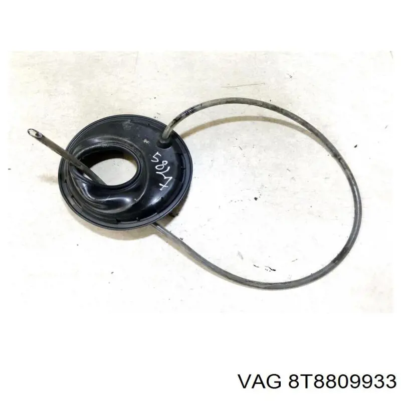 8T8809933 VAG Горловина паливного бака