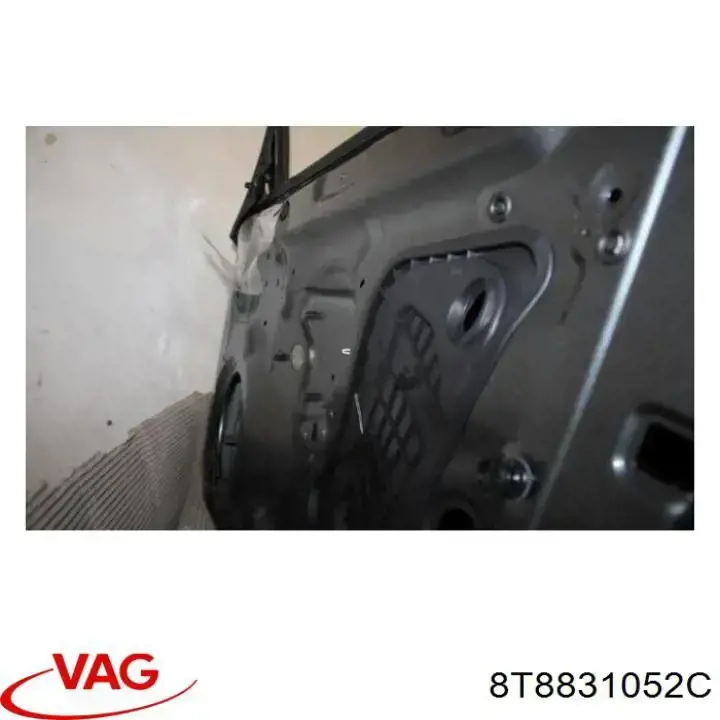 Двері передні, праві VAG 8T8831052C ціна, від 227.78 USD