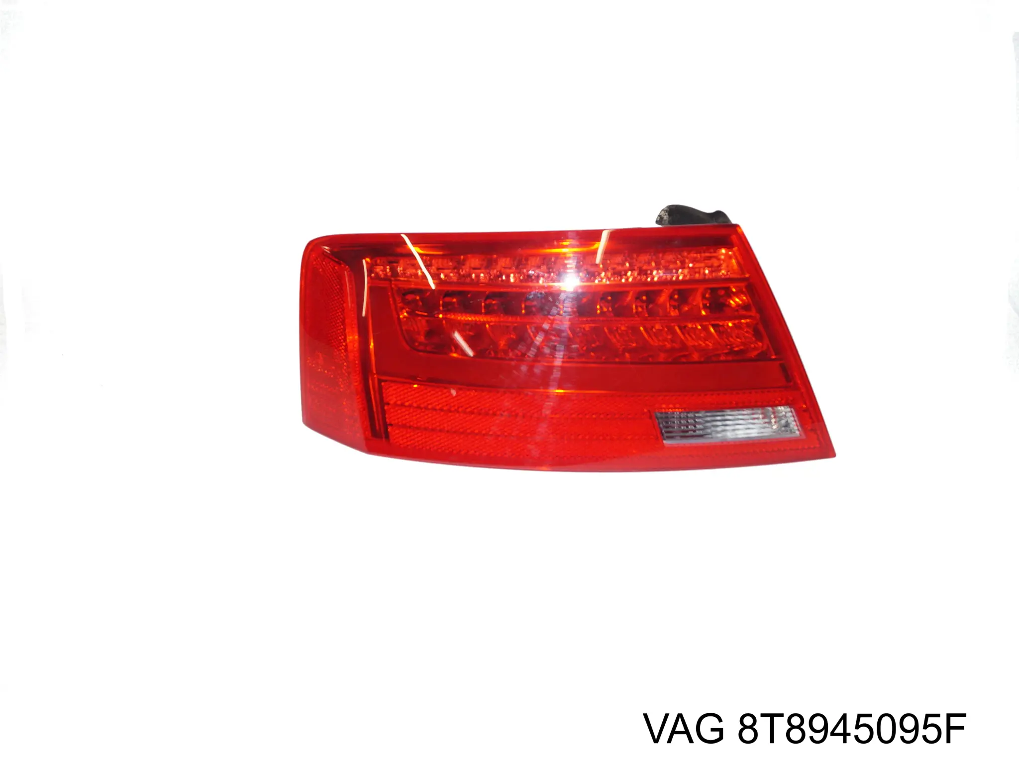 Задня ліва зовнішня фара VAG 8T8945095F ціна, від 342.54 USD