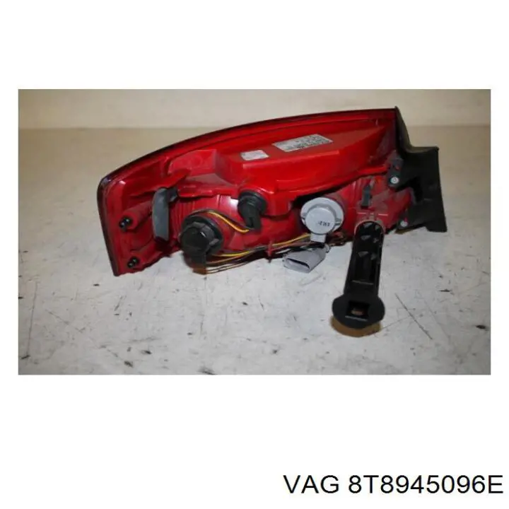 Купити 8T8945096E VAG Стоп задній