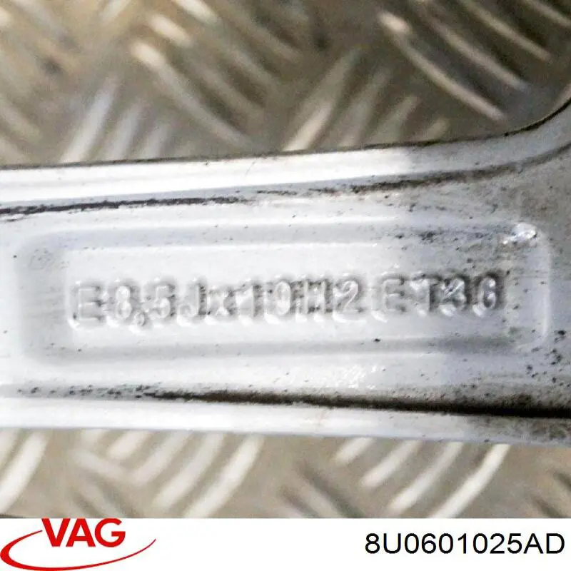 Диски колісні литі (легкосплавні, титанові) 8U0601025AD VAG