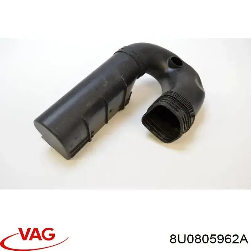 Дифузор (кожух) радіатора охолодження 8U0805962A VAG