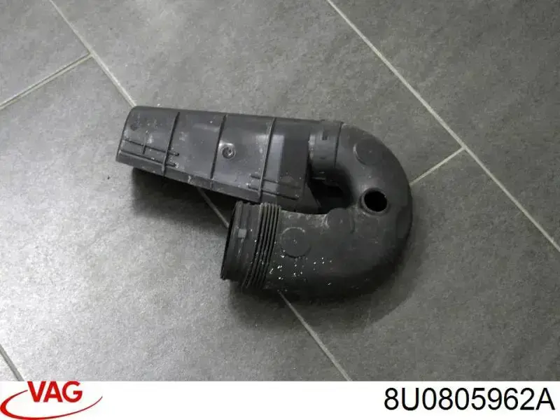 Дифузор (кожух) радіатора охолодження VAG 8U0805962A ціна, від 39.67 USD