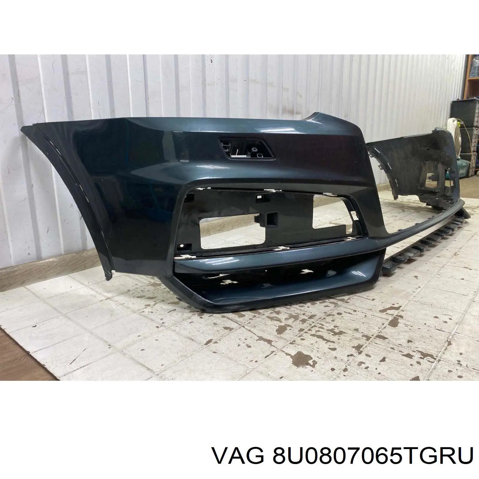 Купити 8U0807065TGRU VAG Буфер (бампер) передній