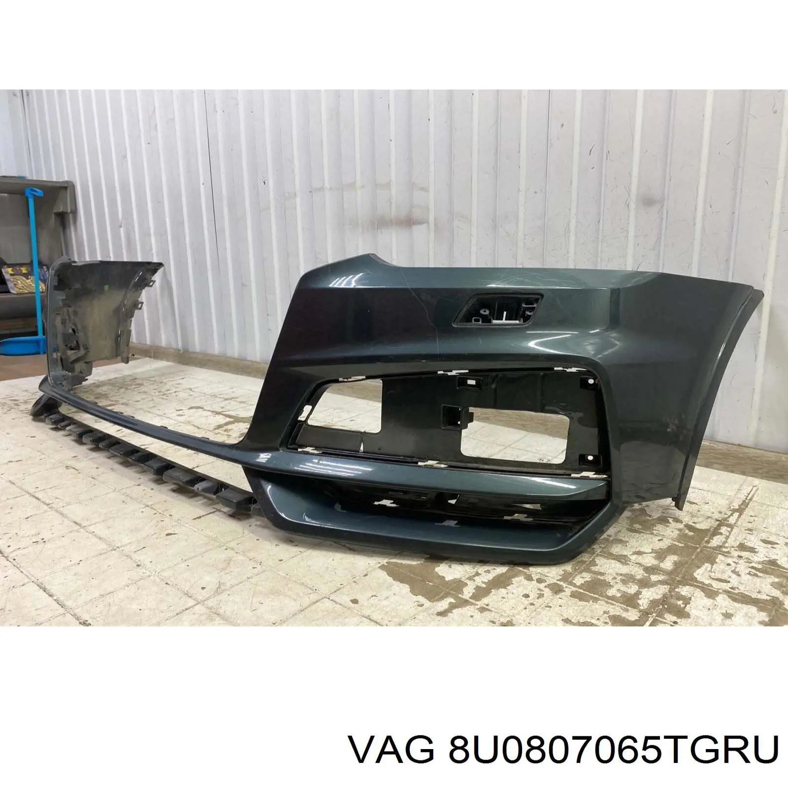 Бампер на авто VAG 8U0807065TGRU ціна, від 1067.65 USD