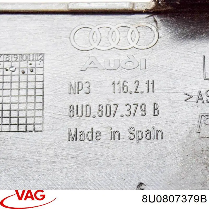 Купити 8U0807379B VAG Накладка бампера переднього, ліва