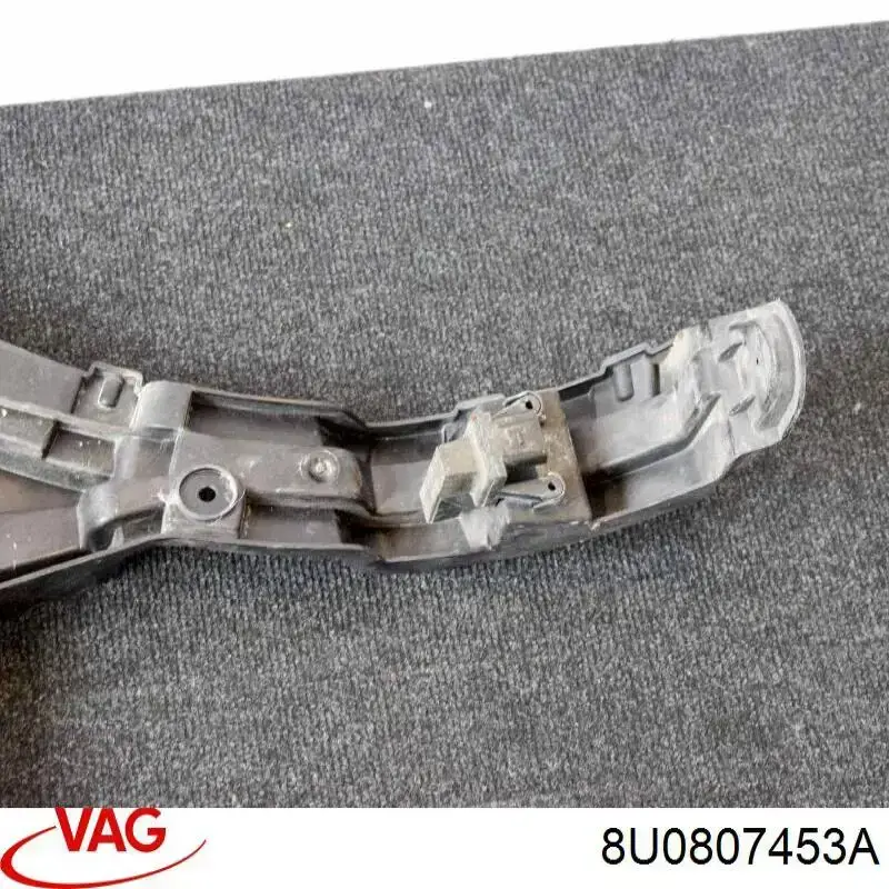Направляюча заднього бампера, ліва VAG 8U0807453 ціна, від 15.31 USD