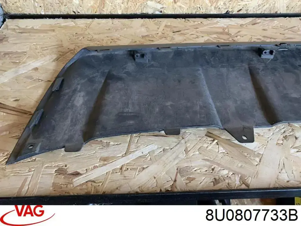 Аеродинамічні обважування VAG 8U0807733B ціна, від 136.82 USD