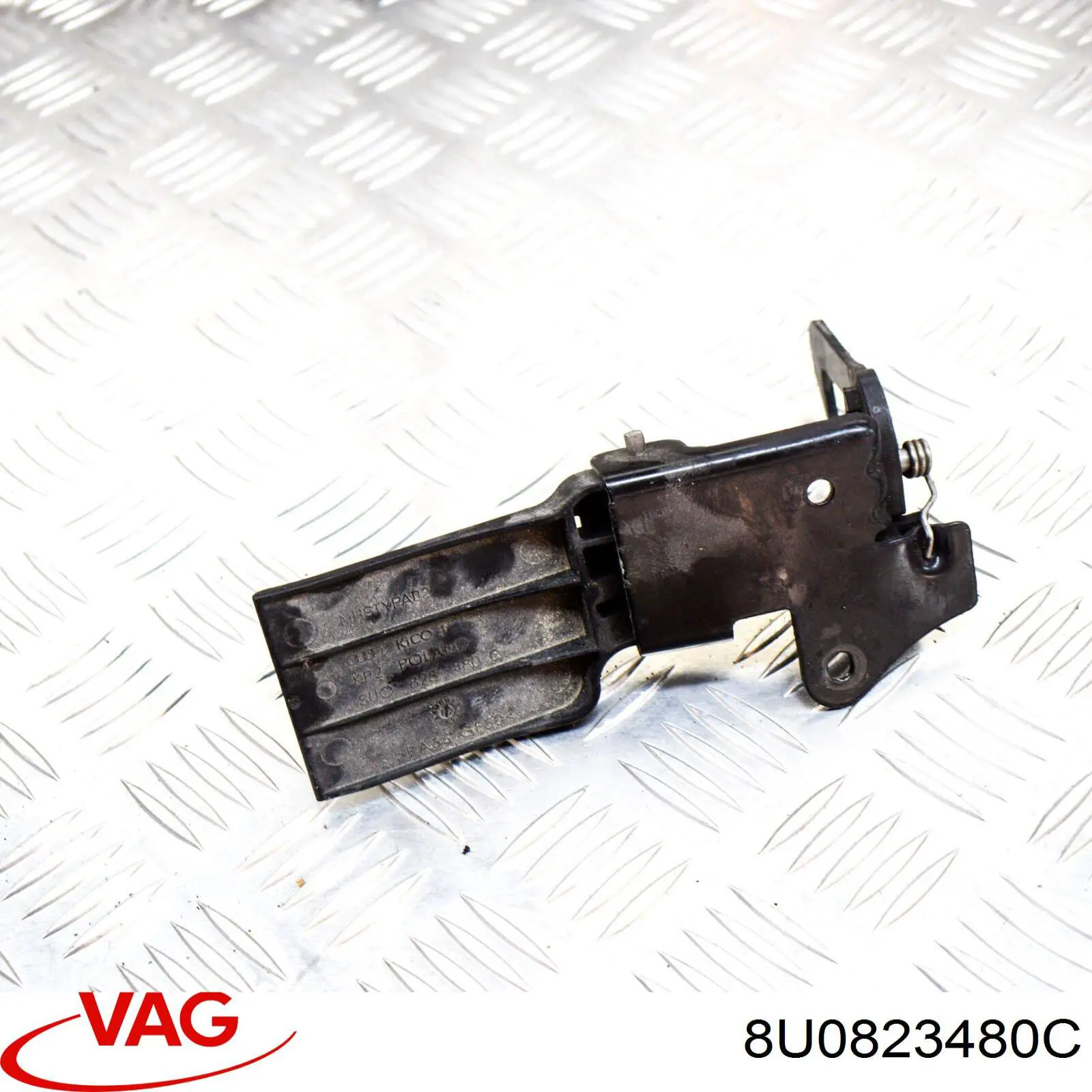 Купити 8U0823480C VAG Замок капота