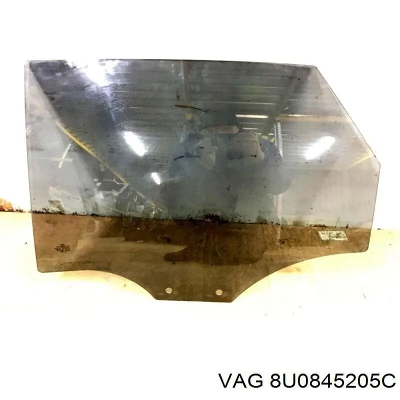 8U0845205C VAG Скло задніх дверей, лівих