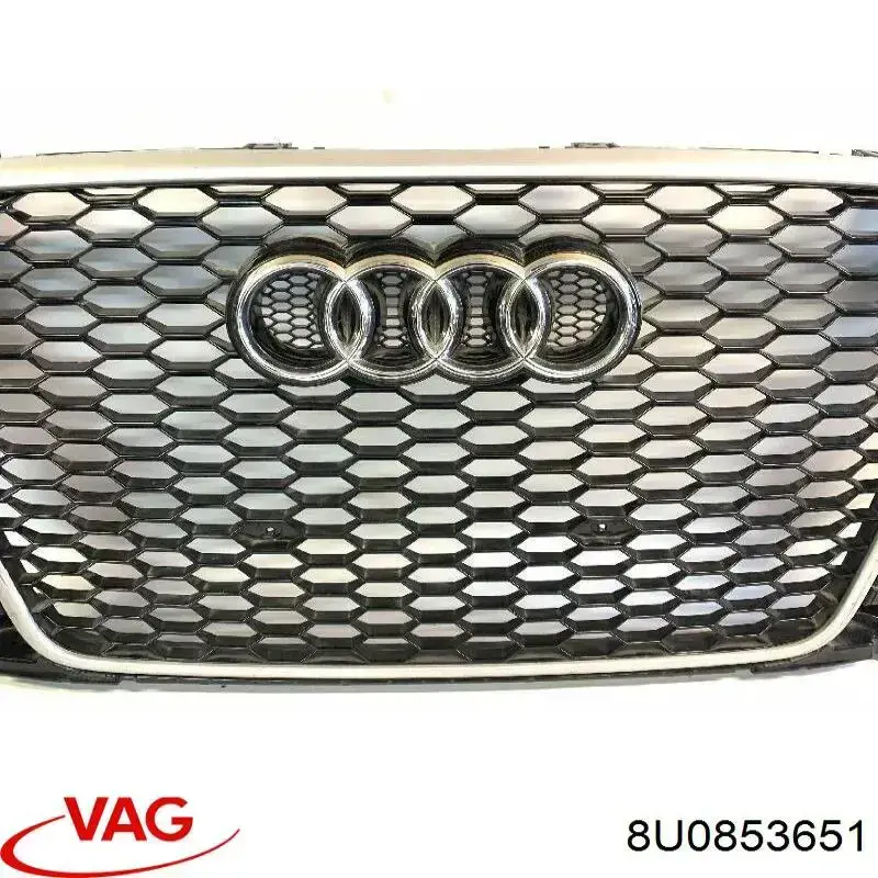 Решітка радіатора 8U0853651 VAG