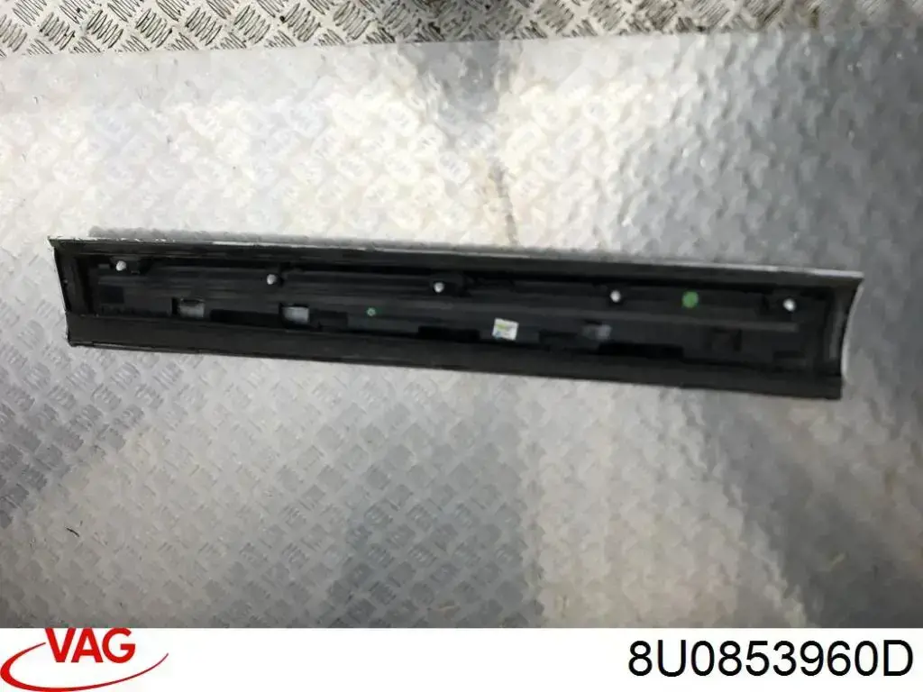  8U0853960D VAG