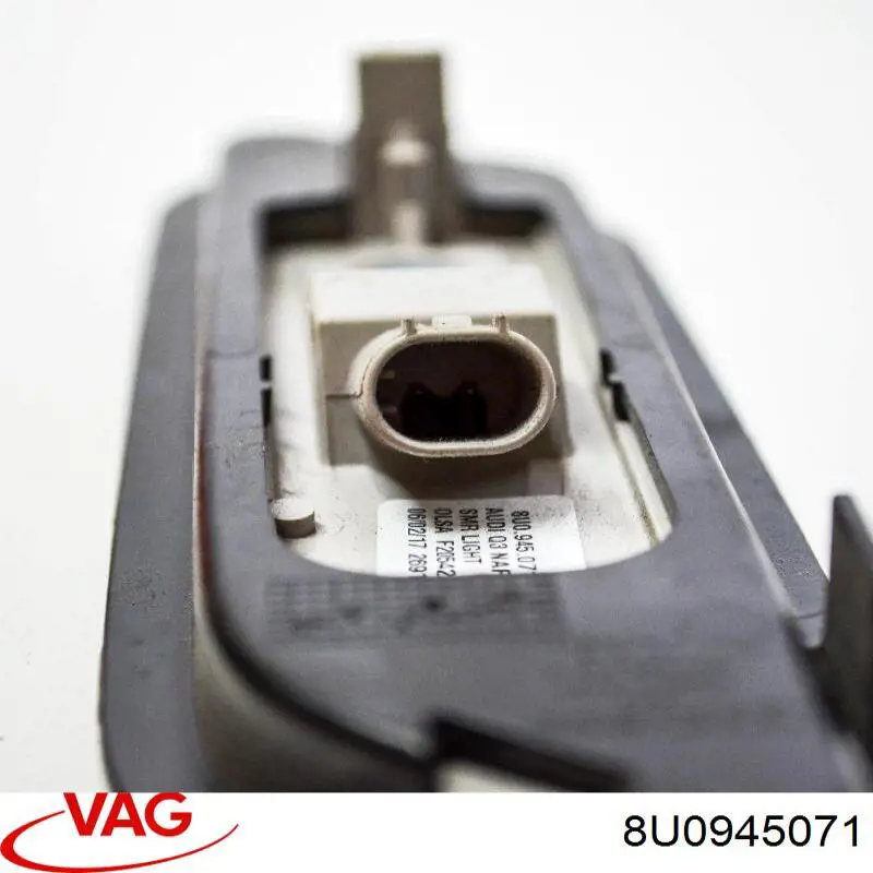 8U0945071 VAG 