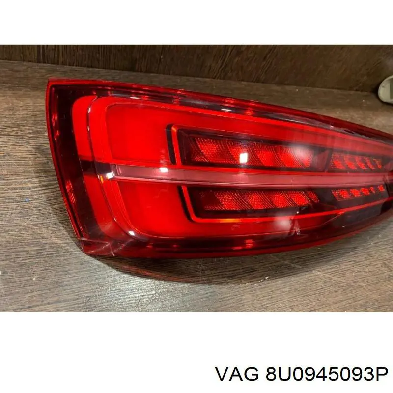 Купити 8U0945093P VAG Лівий стоп