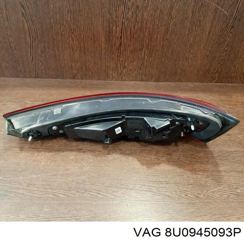 Ліхтар задній лівий VAG 8U0945093P