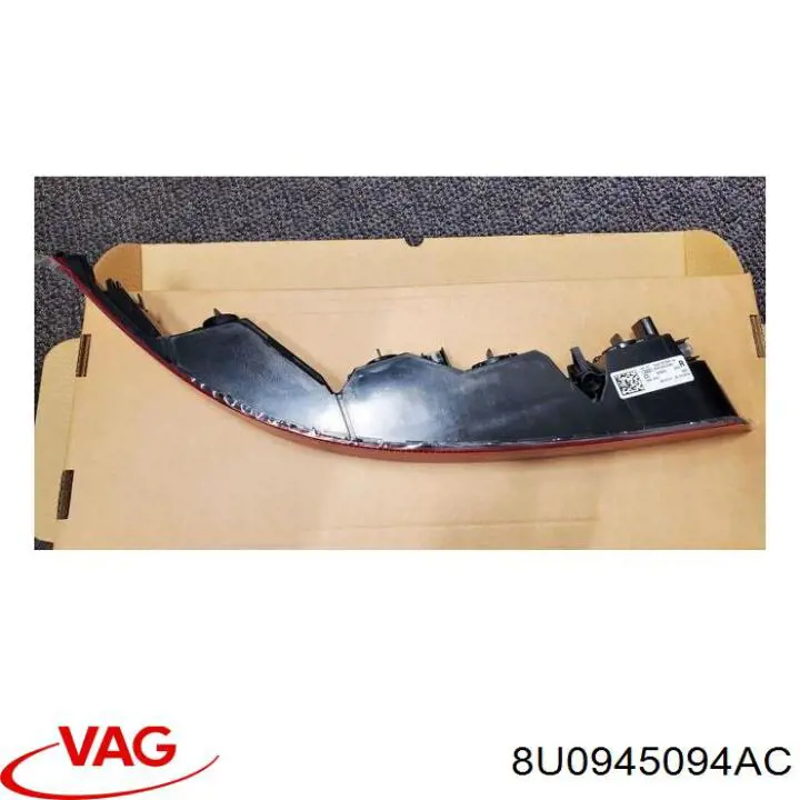 Купити 8U0945094AC VAG Задня права фара