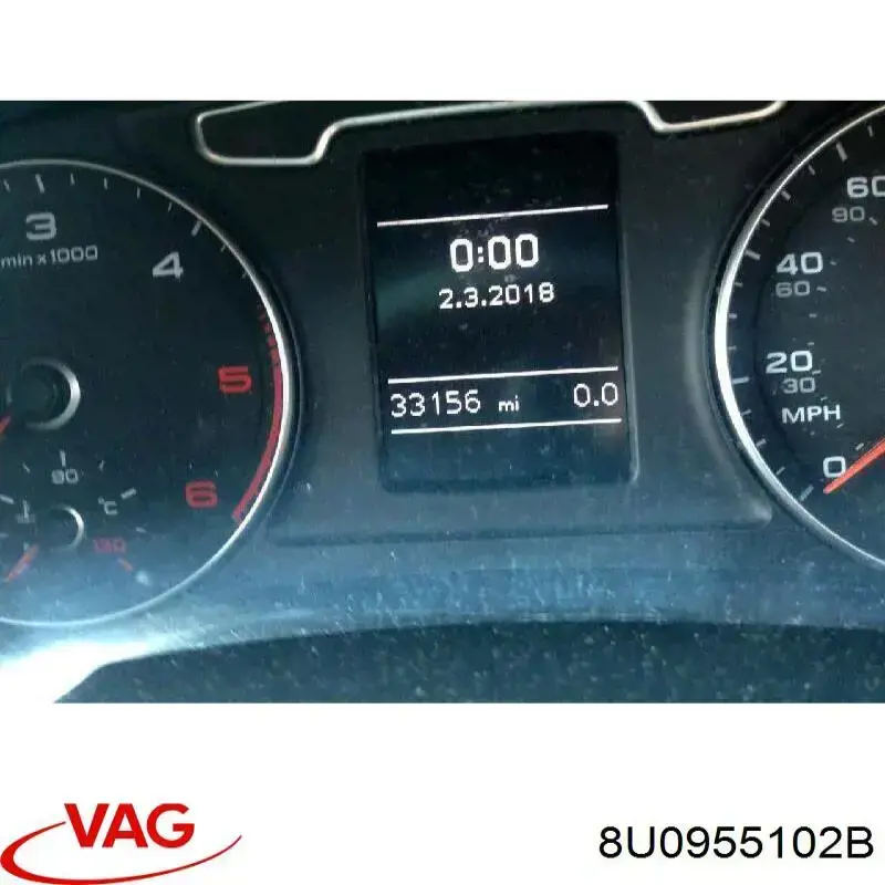 Форсунка омивача фари передньої, правої 8U0955102B VAG