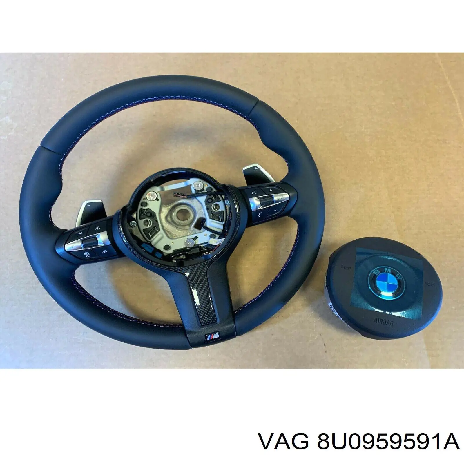 Двигун приводу люка VAG 8U0959591A ціна, від 57.01 USD