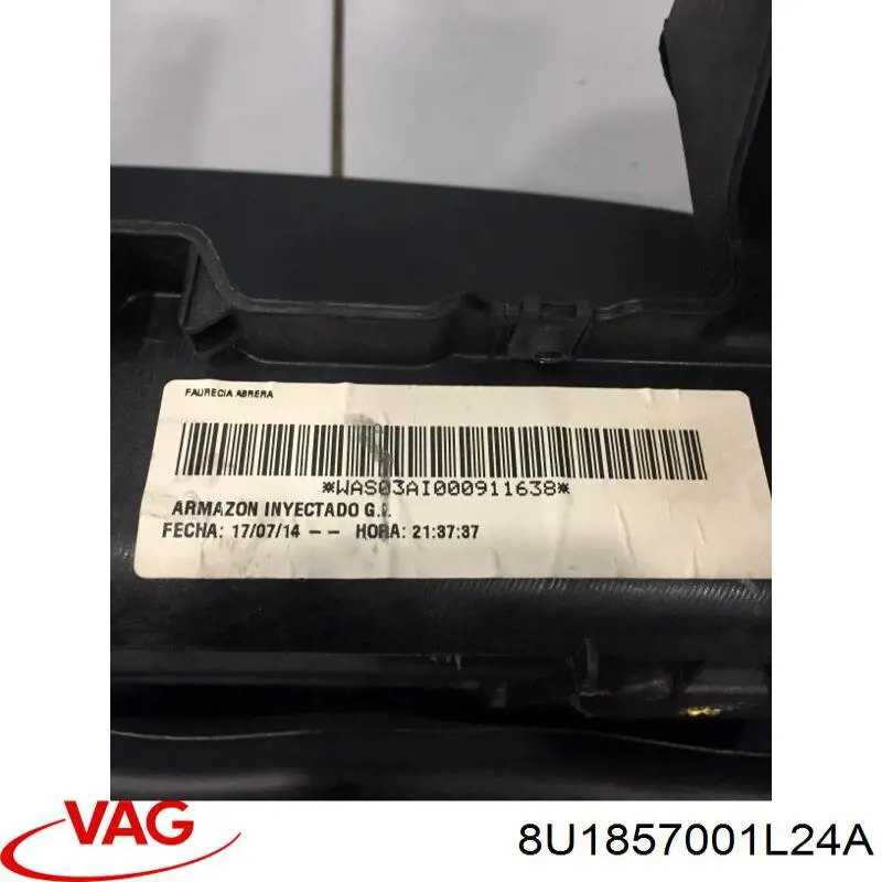 Купити 8U1857001L24A VAG Приладова панель