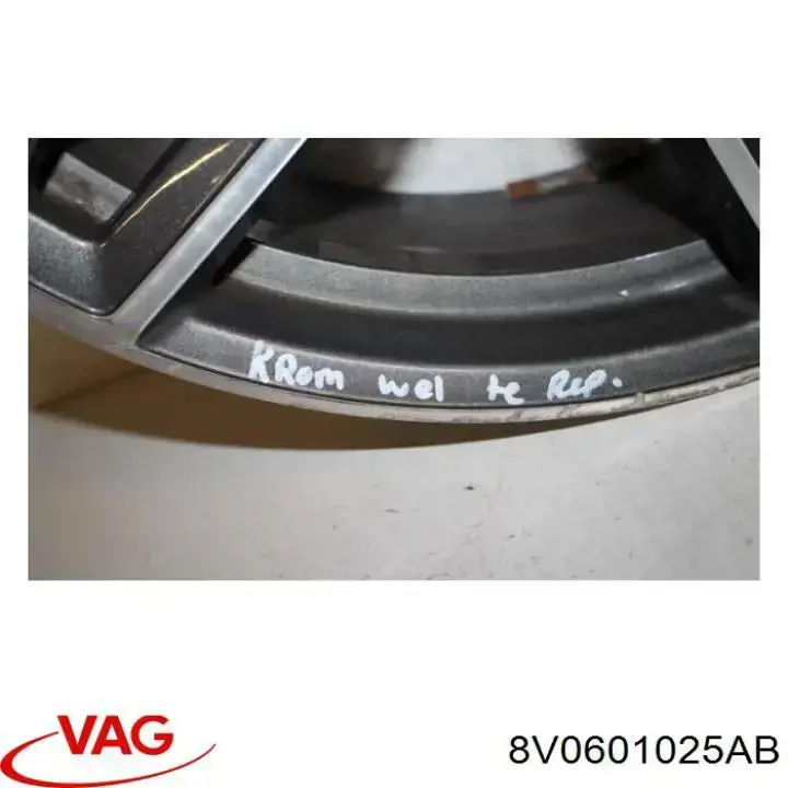 Купити 8V0601025AB VAG Диски колісні литі (легкосплавні, титанові)