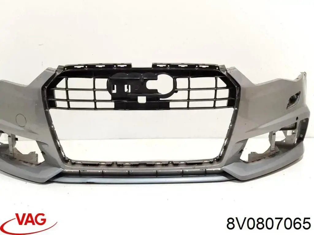 Бампер передній VAG 8V0807065