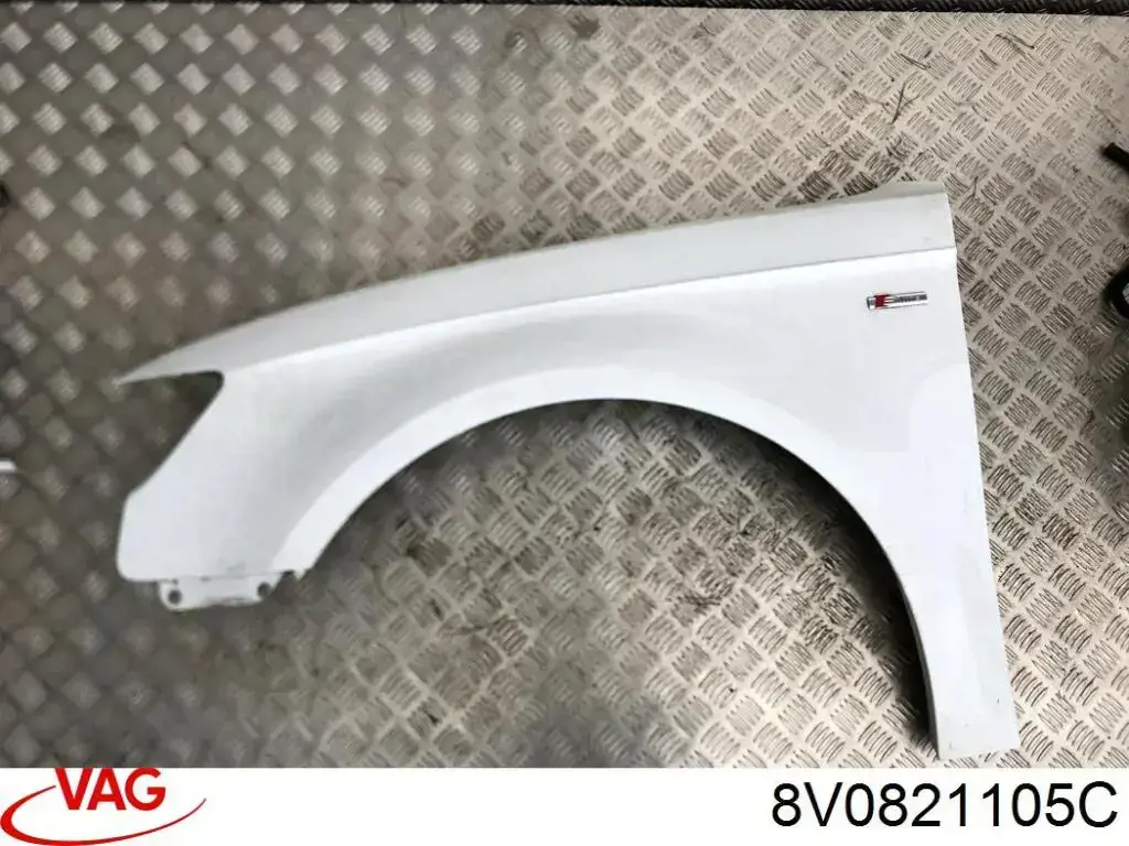 Ліве переднє крило VAG 8V0821105C ціна, від 47.81 USD