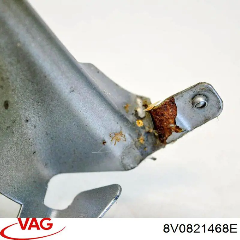 Купити 8V0821468E VAG Кронштейн кріплення крила переднього лівого, задній