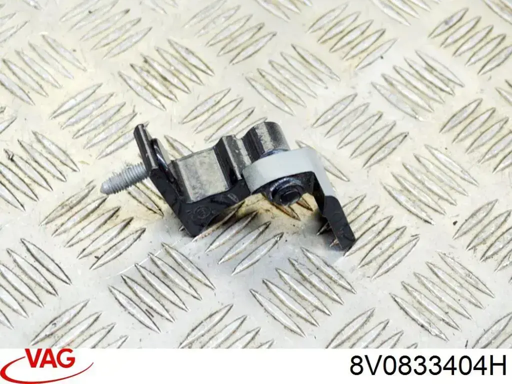 Петля заднтої двері, правої 8V0833404H VAG