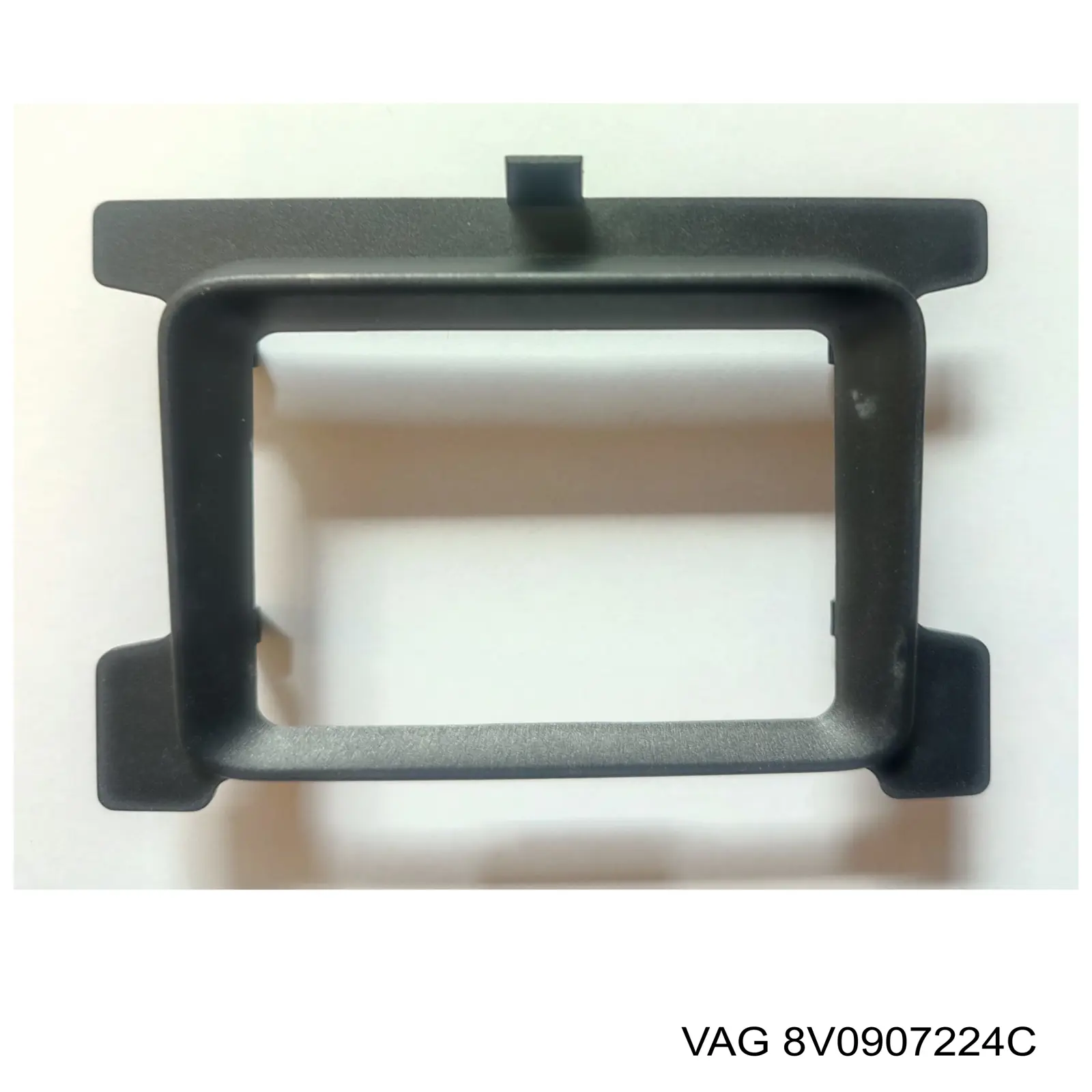 Купити 8V0907224C VAG Кронштейн радара круїз контролю (дистроніка)