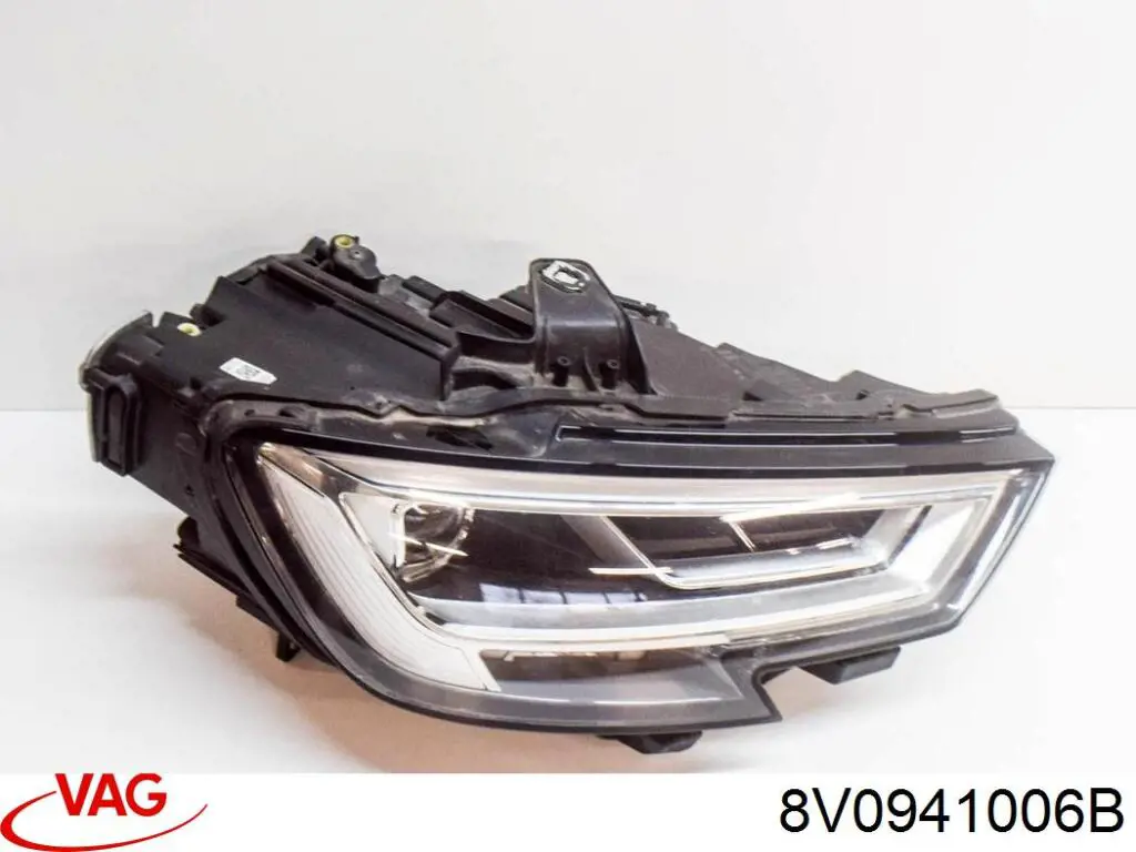 Фара права 8V0941006B VAG