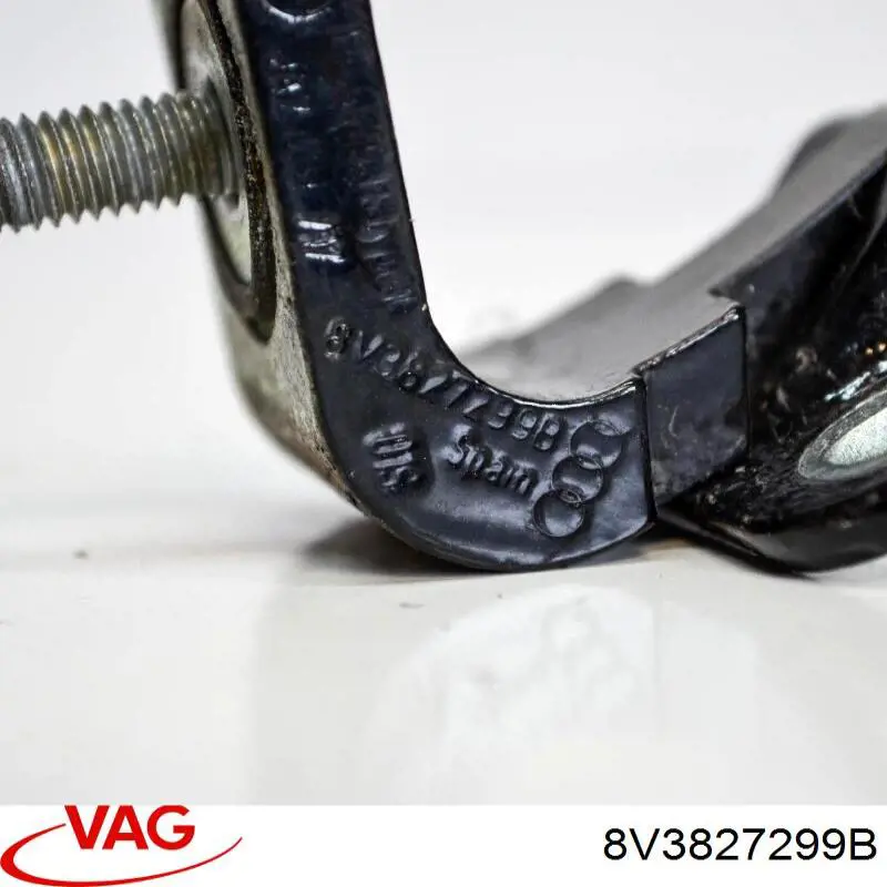 Завіса кришки багажника VAG 8V3827299B ціна, від 7.60 USD