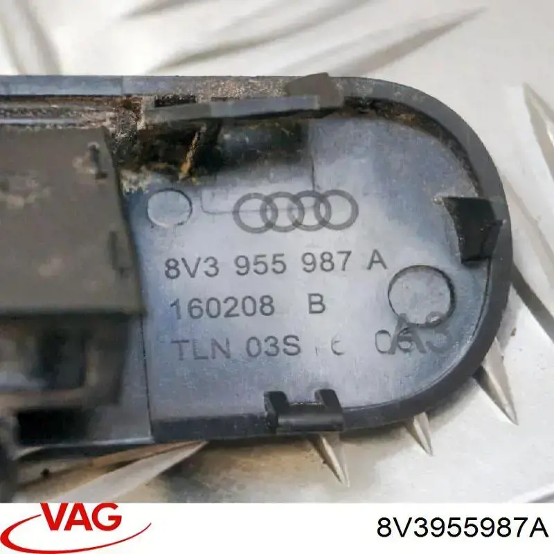 Купити 8V3955987A VAG Форсунка омивача скла лобового, ліва