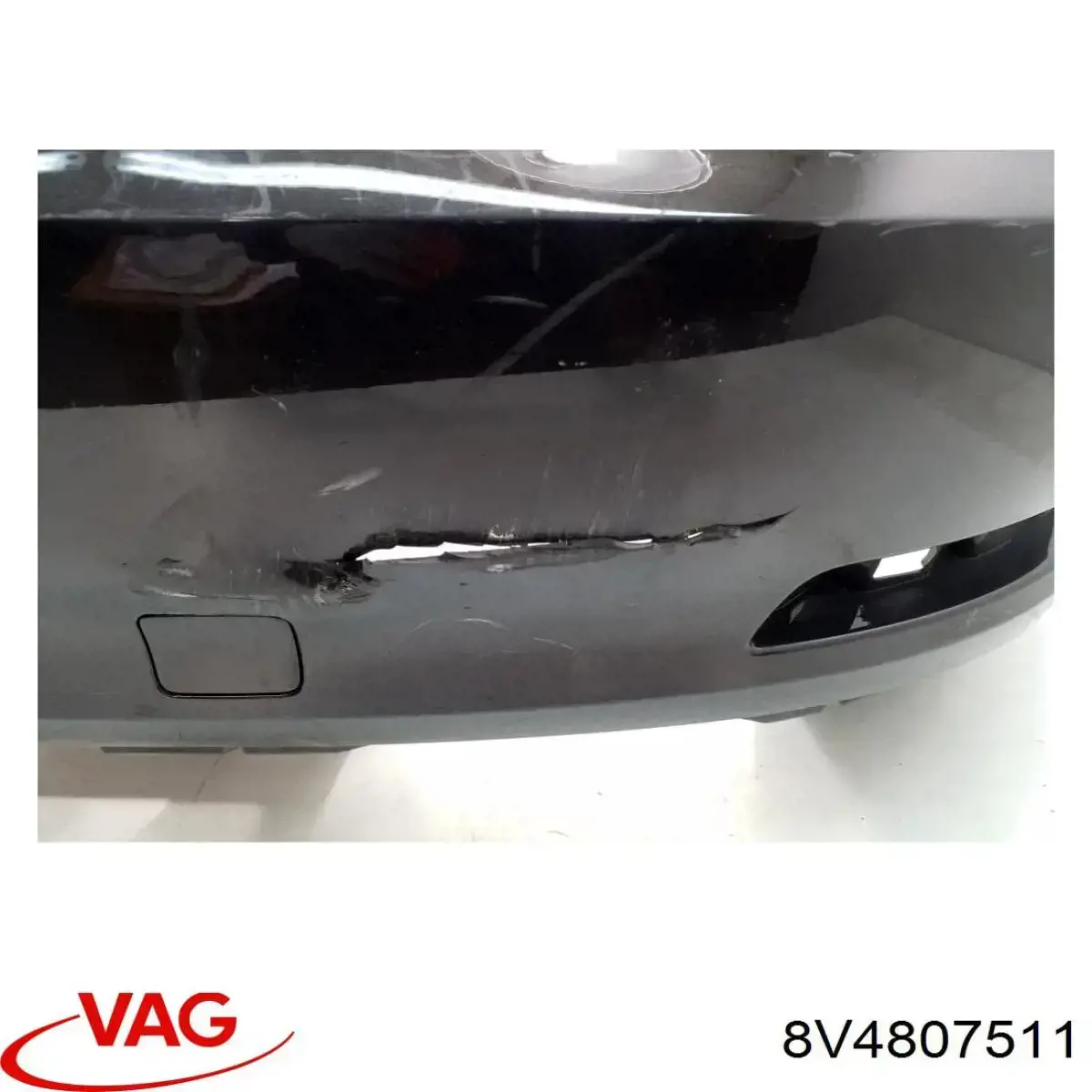 Задній бампер 8V4807511 VAG