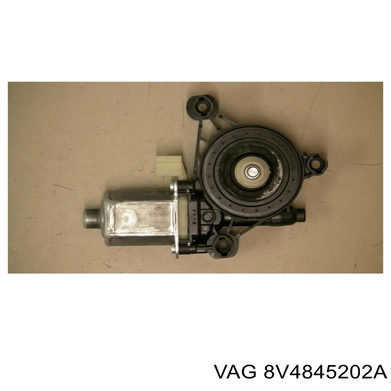 Скло передніх дверей, правою 8V4845202A VAG