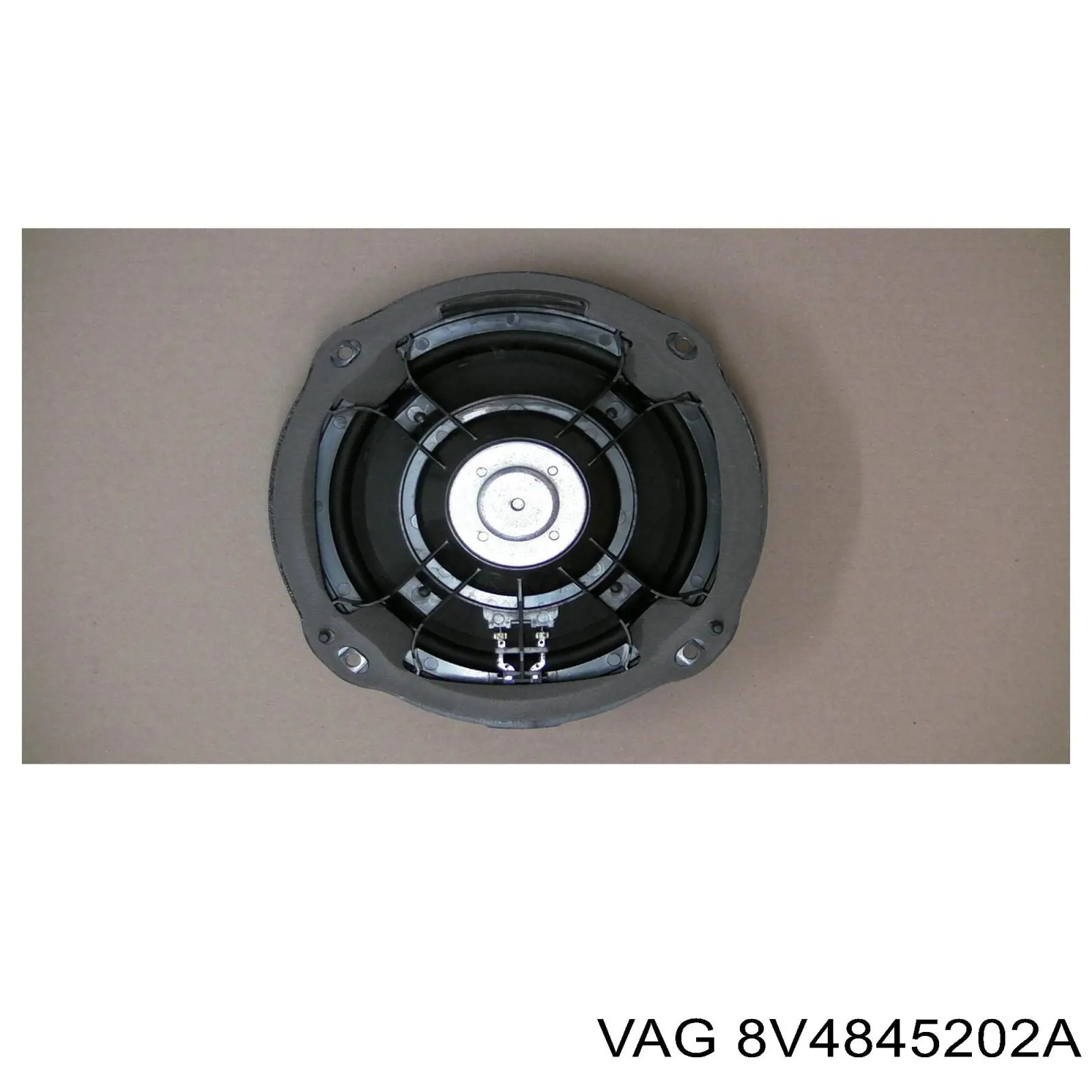 Скло пасажирських дверей VAG 8V4845202A