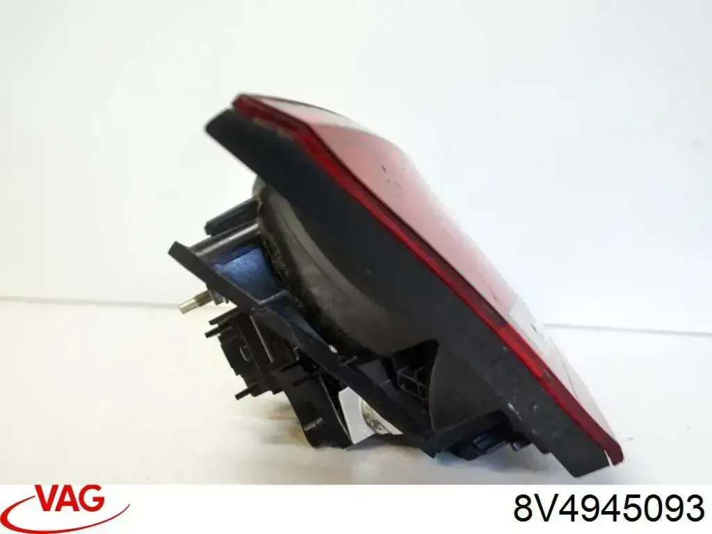 Стоп задній VAG 8V4945093 ціна, від 104.82 USD